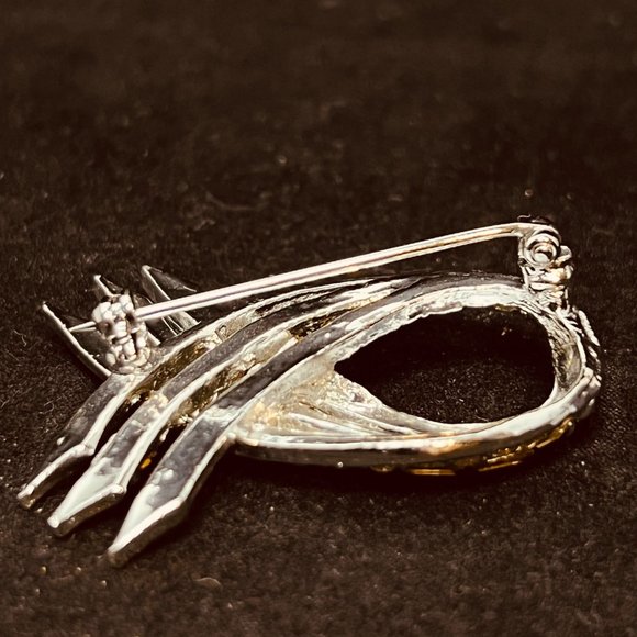 Vintage Silver Tone, Round And Baguette Clear Rhinestones Ribbon Brooch (3810) - Picture 7 of 7